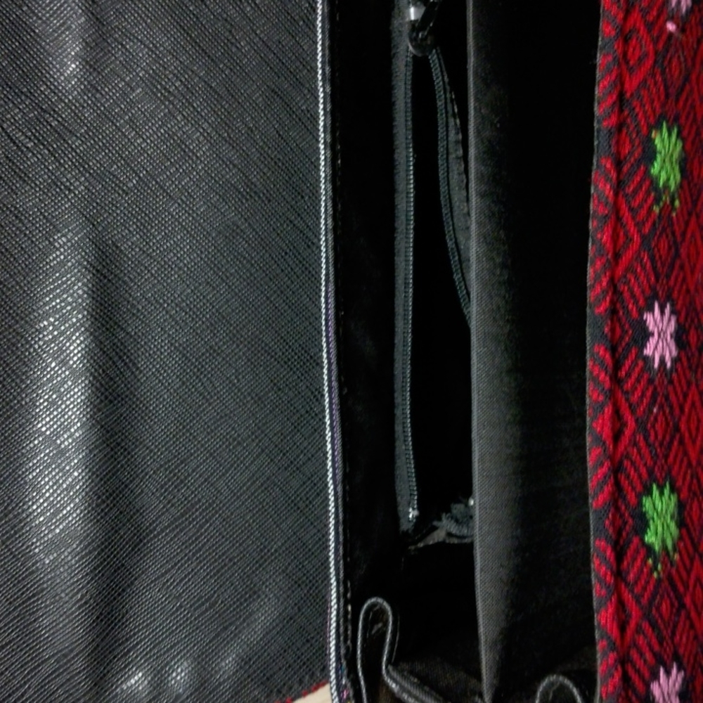 Purse - Picture 2 of 4